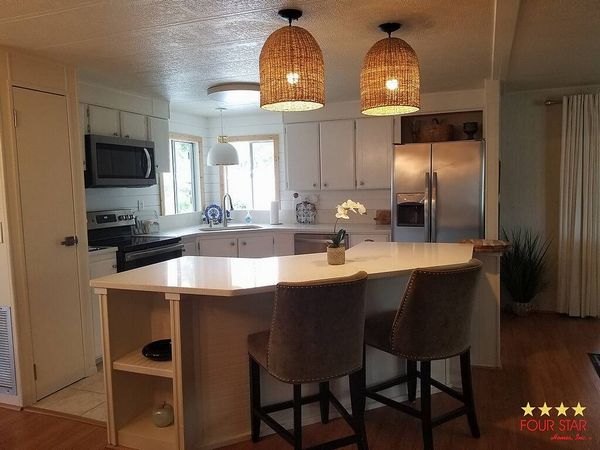 2904 Hillcrest Dr., Sarasota FL 34234