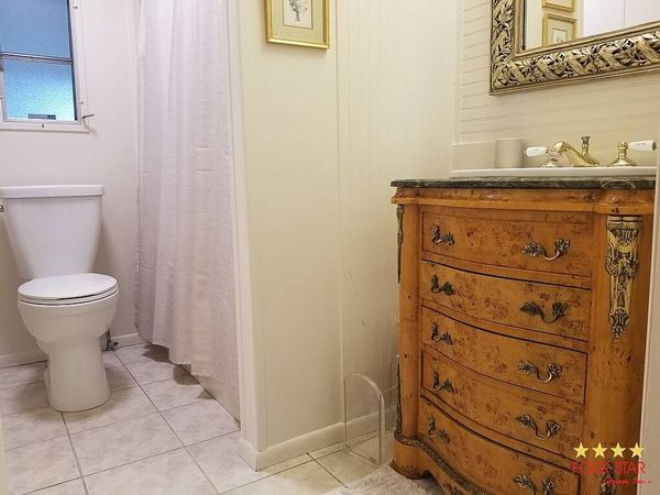 2904 Hillcrest Dr., Sarasota FL 34234