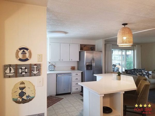 2904 Hillcrest Dr., Sarasota FL 34234