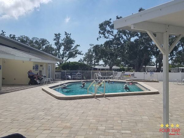 2904 Hillcrest Dr., Sarasota FL 34234