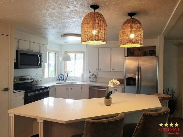 2904 Hillcrest Dr., Sarasota FL 34234