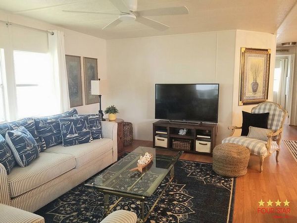 2904 Hillcrest Dr., Sarasota FL 34234