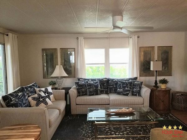 2904 Hillcrest Dr., Sarasota FL 34234