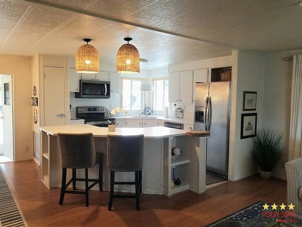 2904 Hillcrest Dr., Sarasota FL 34234