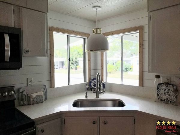 2904 Hillcrest Dr., Sarasota FL 34234