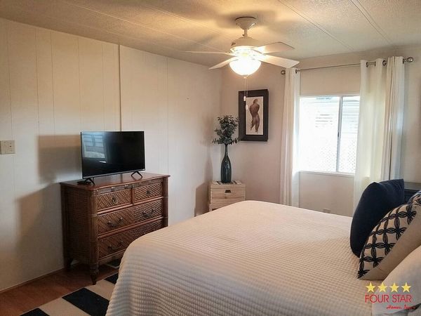 2904 Hillcrest Dr., Sarasota FL 34234