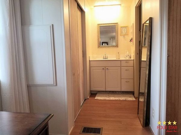 2904 Hillcrest Dr., Sarasota FL 34234