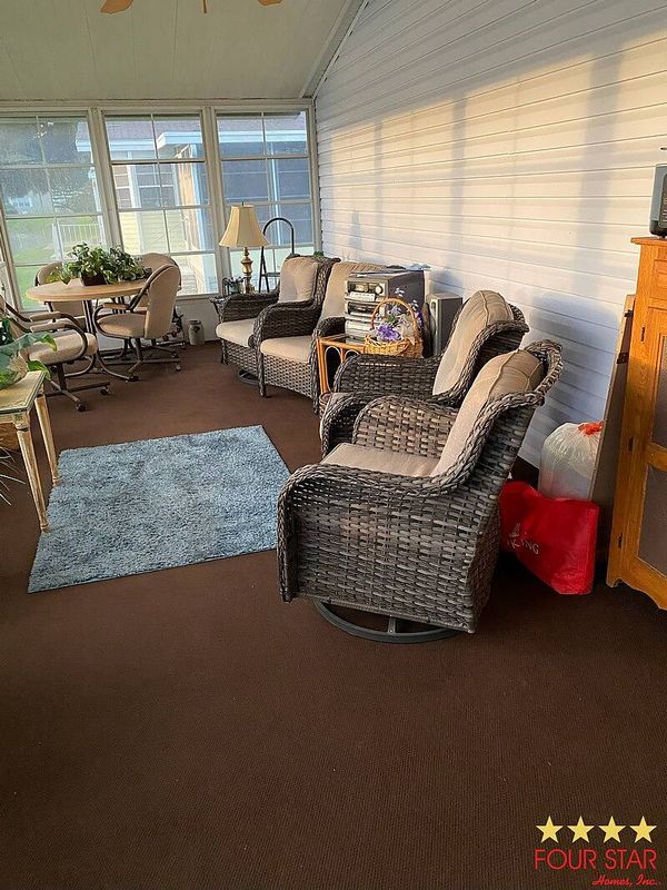 90 Fountain Dr, Leesburg FL 34748