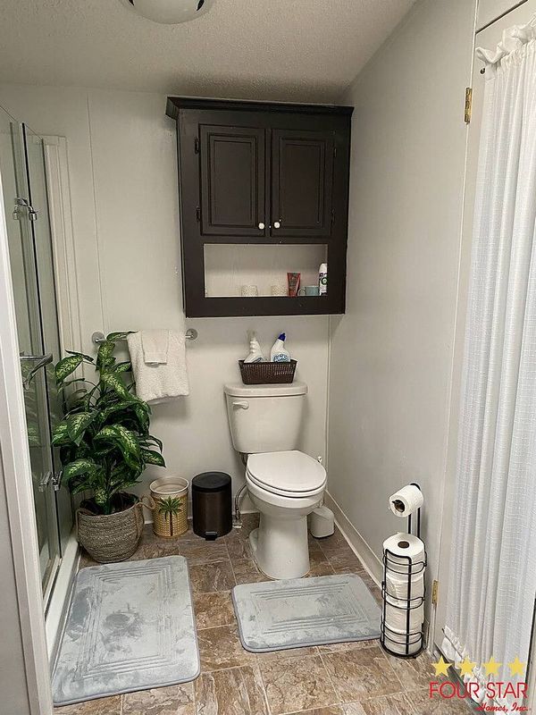 90 Fountain Dr, Leesburg FL 34748