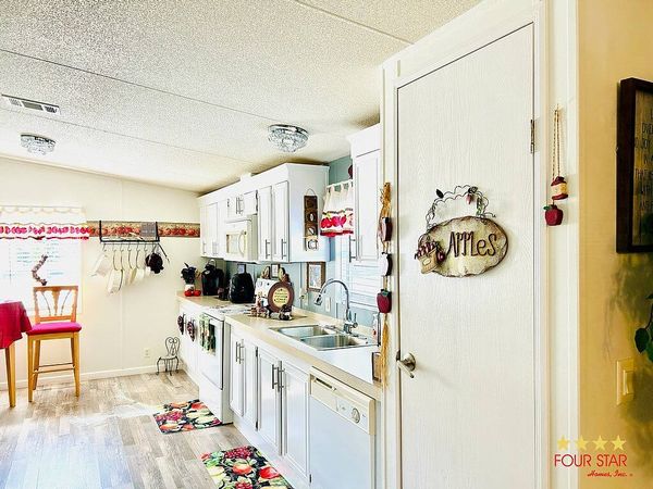 1619 APACHE TRL, Leesburg FL 34748