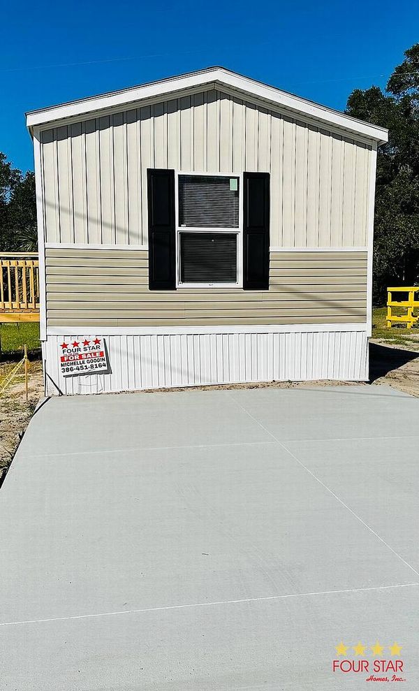 267 Circle Dr, DeLand FL 32724