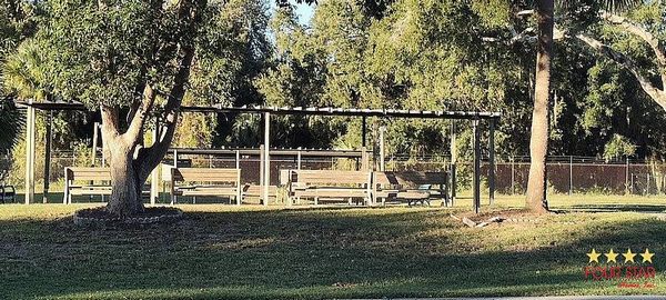 1270 Citrus Dr, Leesburg FL 34788