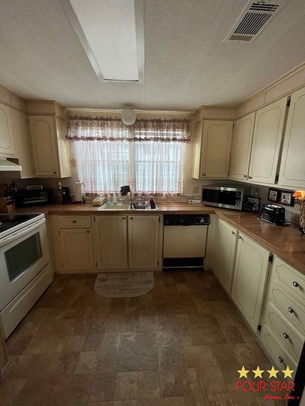 14240 Pine Valley Rd, Orlando FL 32826