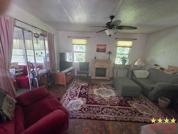 300 S Nursery Rd, Leesburg FL 34748