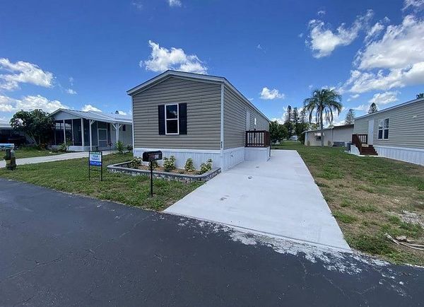 423 E Erie Dr, Fort Pierce FL 34946