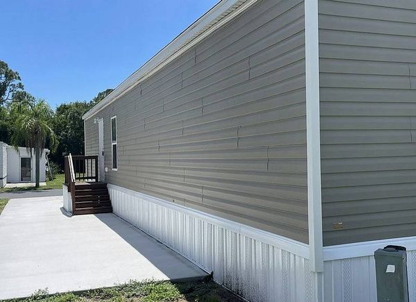 423 E Erie Dr, Fort Pierce FL 34946