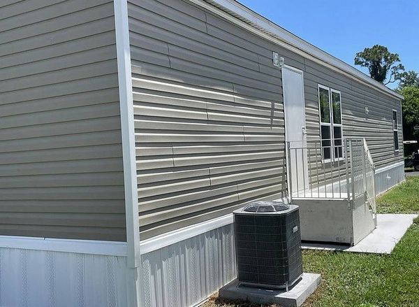 423 E Erie Dr, Fort Pierce FL 34946