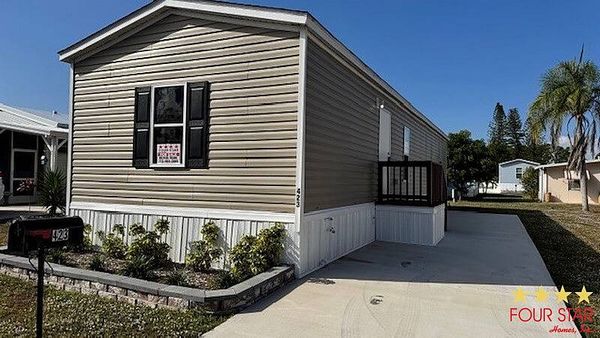 423 E Erie Dr, Fort Pierce FL 34946