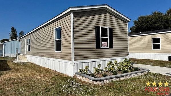 423 E Erie Dr, Fort Pierce FL 34946