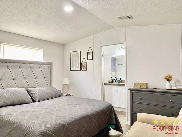 193 London Dr., Kissimmee FL 34746