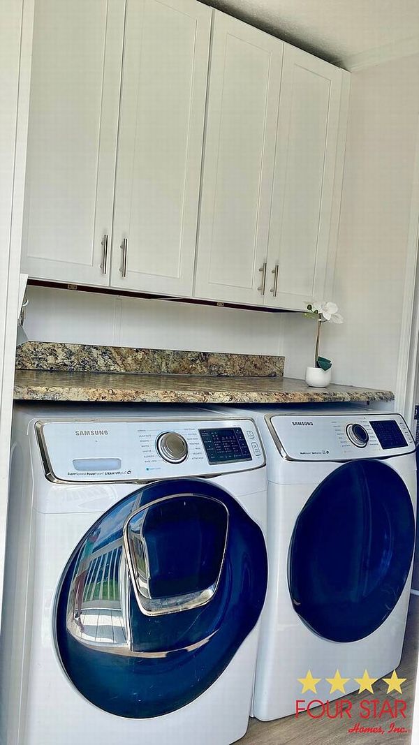 193 London Dr., Kissimmee FL 34746