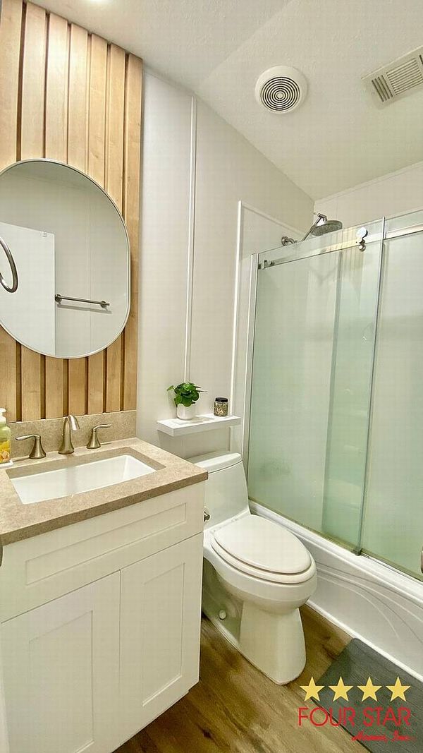 193 London Dr., Kissimmee FL 34746