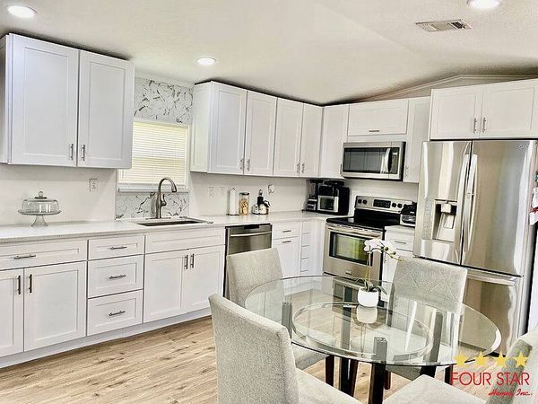 193 London Dr., Kissimmee FL 34746