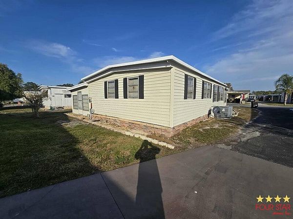 123 S Lake Dr, Lot 0445, Leesburg FL 34788