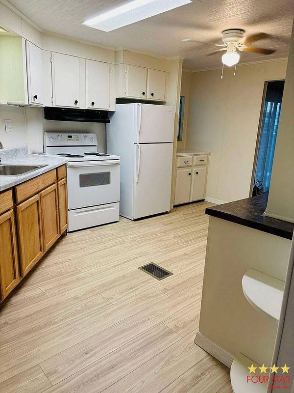 8775 20th St, Lot 571, Vero Beach FL 32966