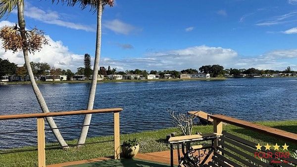 513 Venue Ct, Vero Beach FL 32966