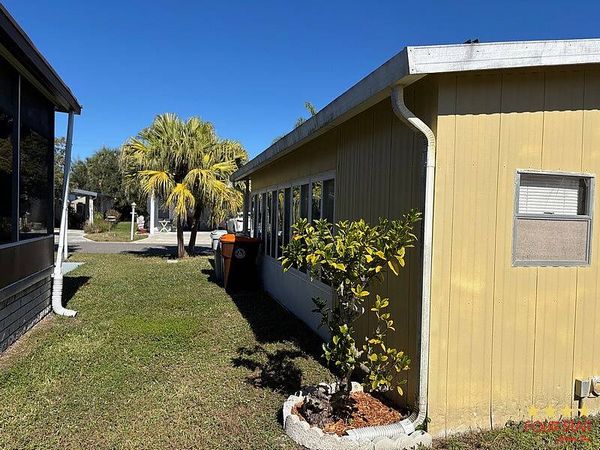 8775 20th St, Lot 417, Vero Beach FL 32966