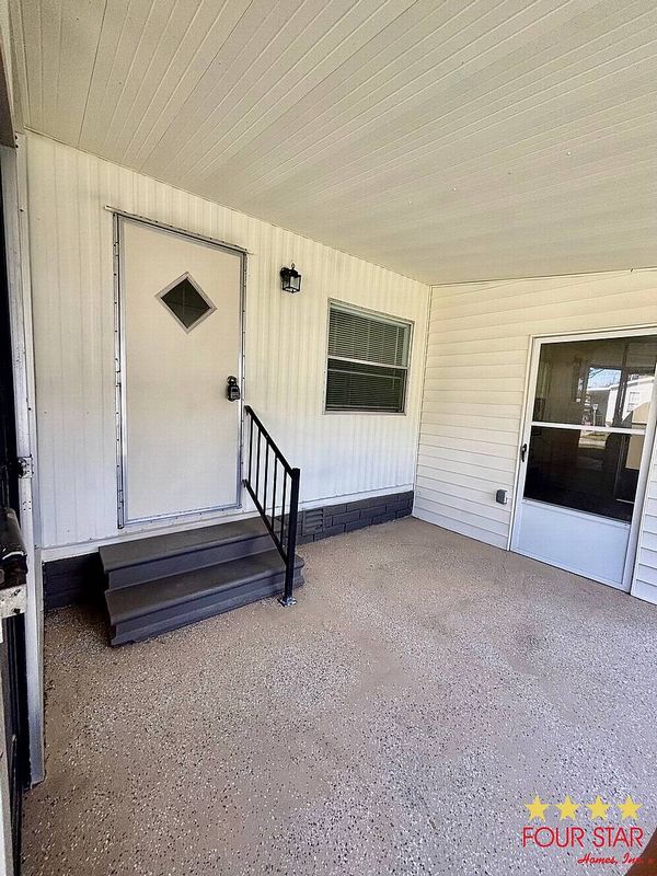 1060 Larkfield Dr, DeLand FL 32724