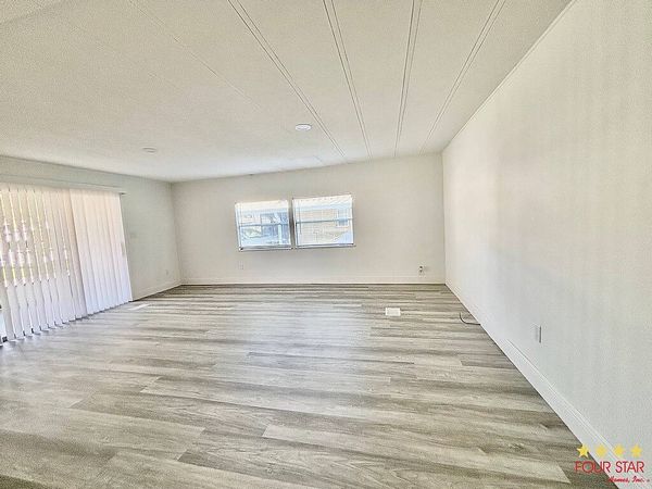 1060 Larkfield Dr, DeLand FL 32724