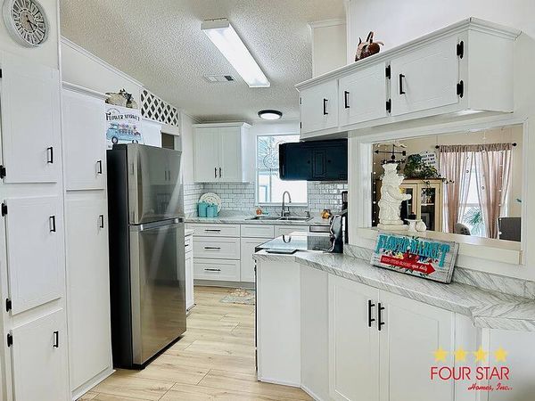 199 Landing Dr, Leesburg FL 34748