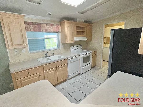 566 Squire Ln, Kissimmee FL 34746