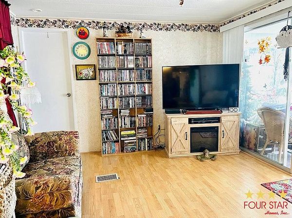 107 Queens Dr, Leesburg FL 34748