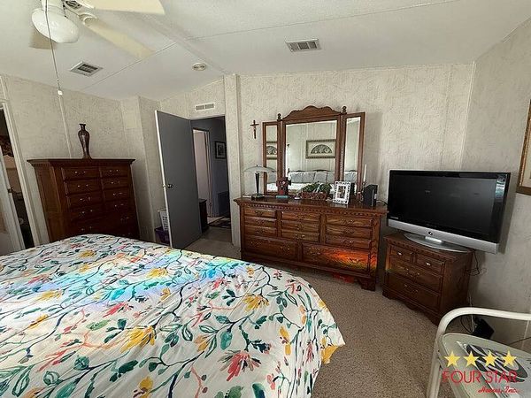 28237 River Run Dr, Leesburg FL 34748