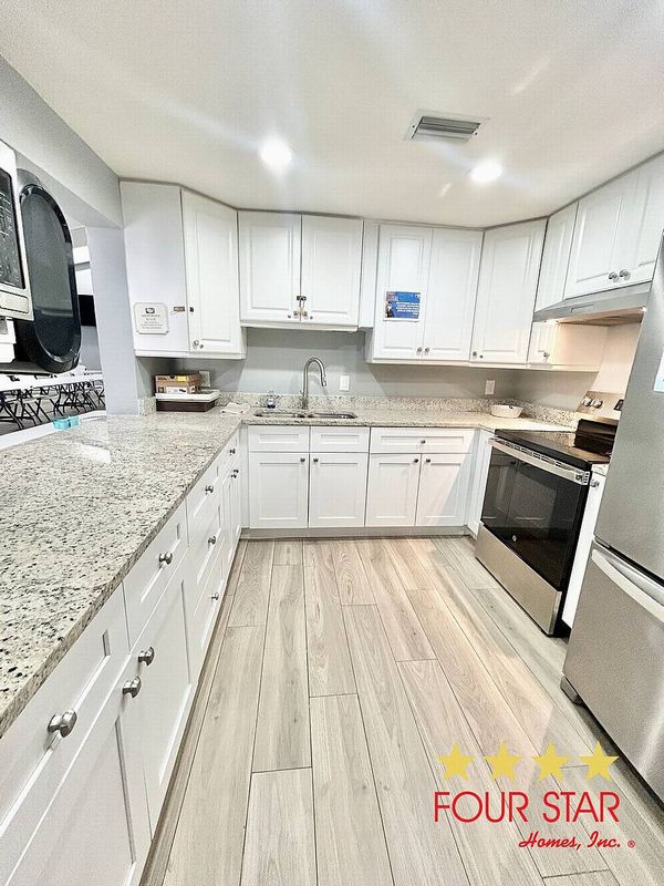 10 COACHMANS CT, South Daytona FL 32119