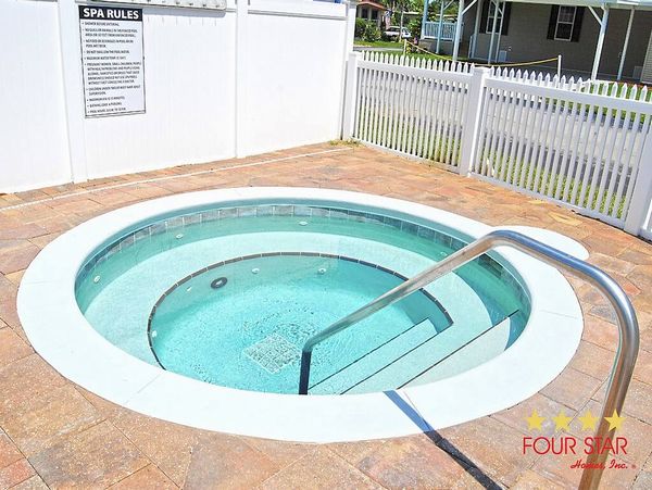 10 COACHMANS CT, South Daytona FL 32119