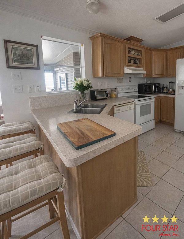 278 Woodside Lake Dr, Ormond Beach FL 32174