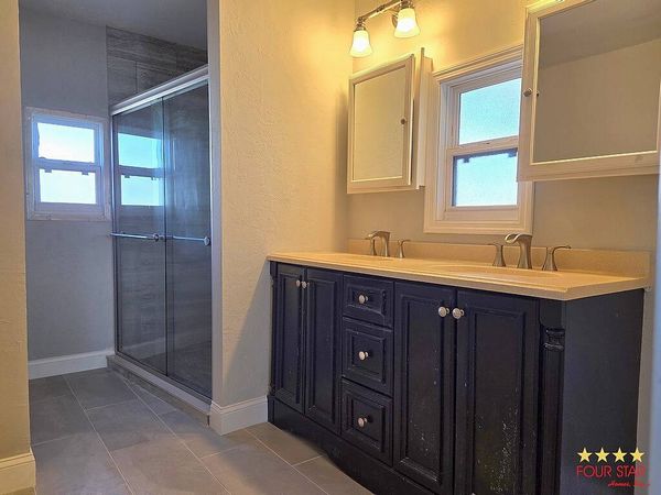 2325 Fremont Dr., Sarasota FL 34238