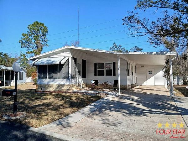 435 Kingslake Dr, DeBary FL 32713