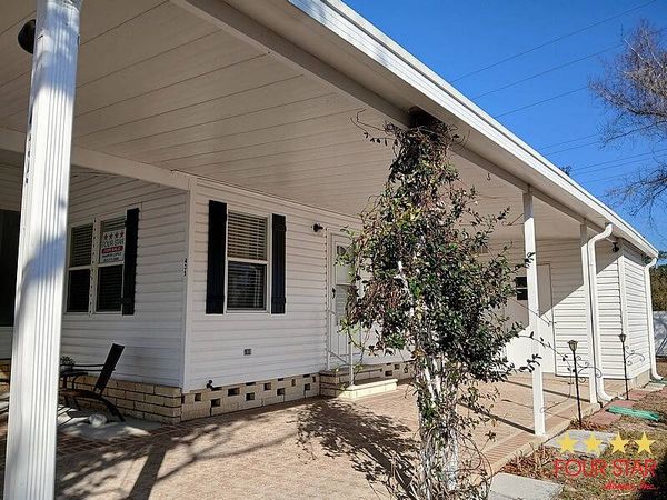 435 Kingslake Dr, DeBary FL 32713