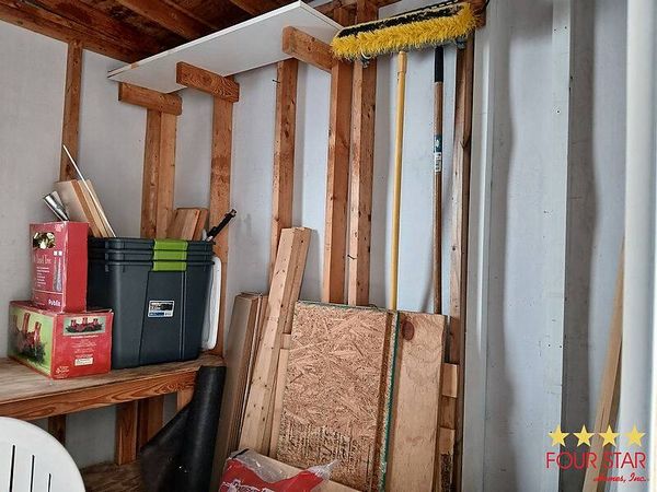 435 Kingslake Dr, DeBary FL 32713