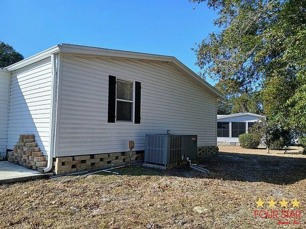 435 Kingslake Dr, DeBary FL 32713