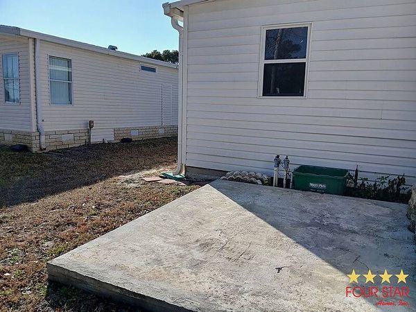 435 Kingslake Dr, DeBary FL 32713