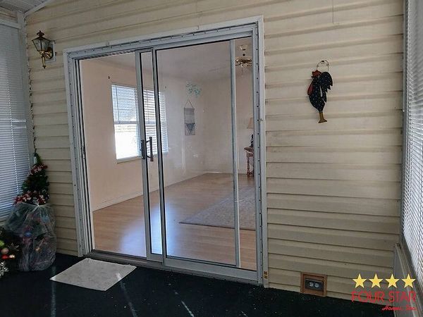 435 Kingslake Dr, DeBary FL 32713