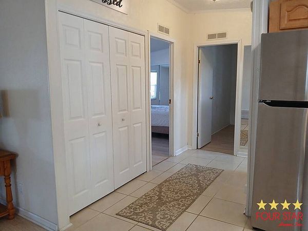 435 Kingslake Dr, DeBary FL 32713