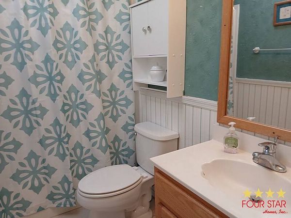 435 Kingslake Dr, DeBary FL 32713