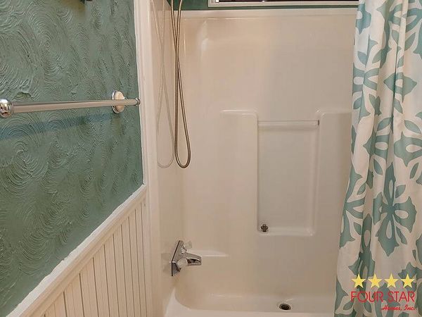 435 Kingslake Dr, DeBary FL 32713